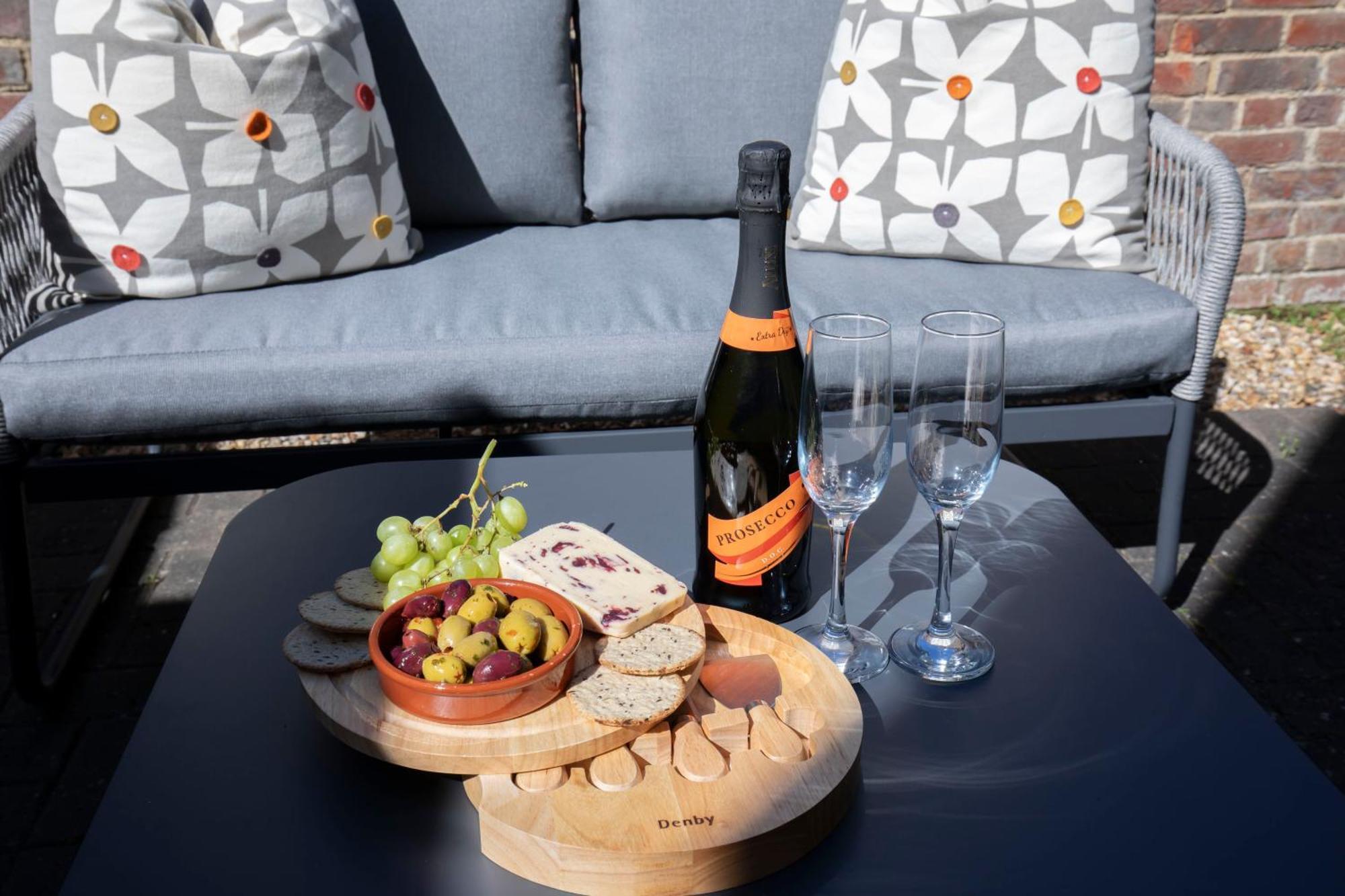 Elliot Oliver - 2 Bedroom Garden Apartment With Parking Cheltenham Exterior foto